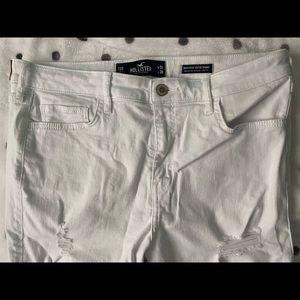 White Hollister Jeans! Excellent condition!!